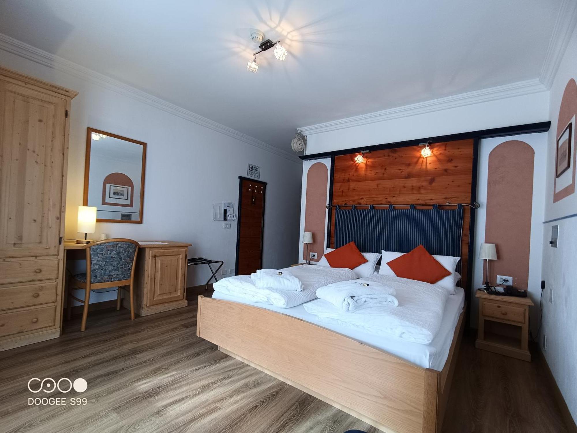 פלקאדה Park Hotel Arnica מראה חיצוני תמונה